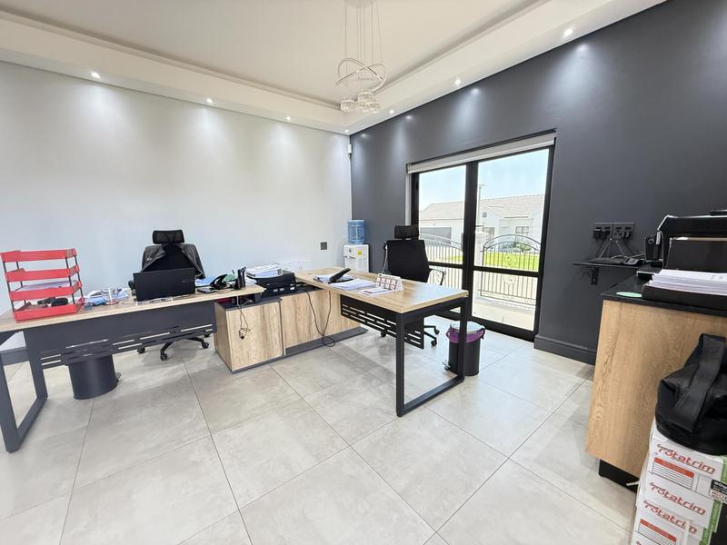 5 Bedroom Property for Sale in Tafelzicht Western Cape